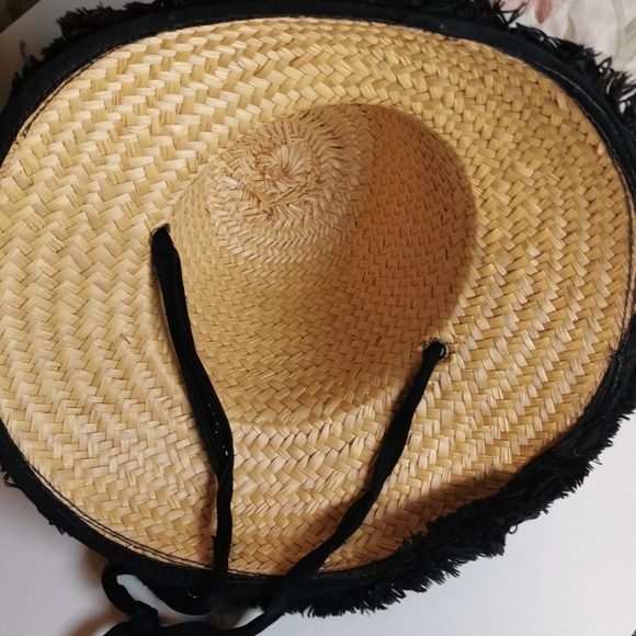 💥 straw Hat with black edging - Picture 3 of 3